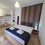 Апартаменты In The Heart Of The 5β